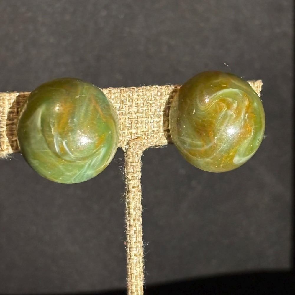 Vintage Green Swirl Dome Clip‑On Earrings